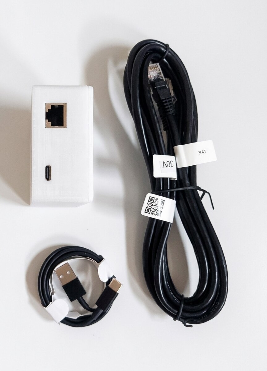 RS485 RJ45 socket and USB-C power input of the Seplos Monitor